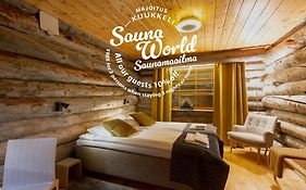 Kuukkeli Log Houses Teerenpesä